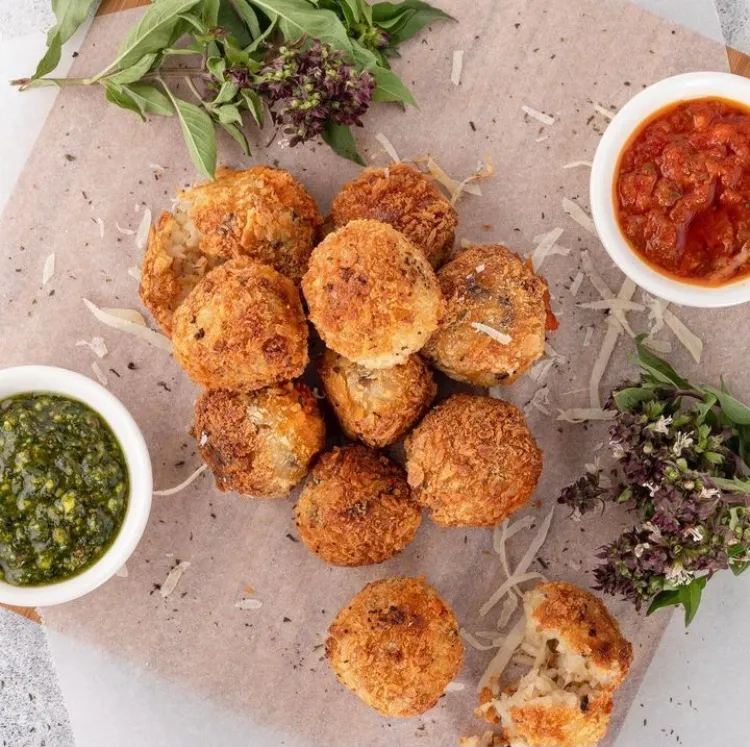 Arancini Parmesan and Mozzarella Arancini Parmesan and Mozzarella